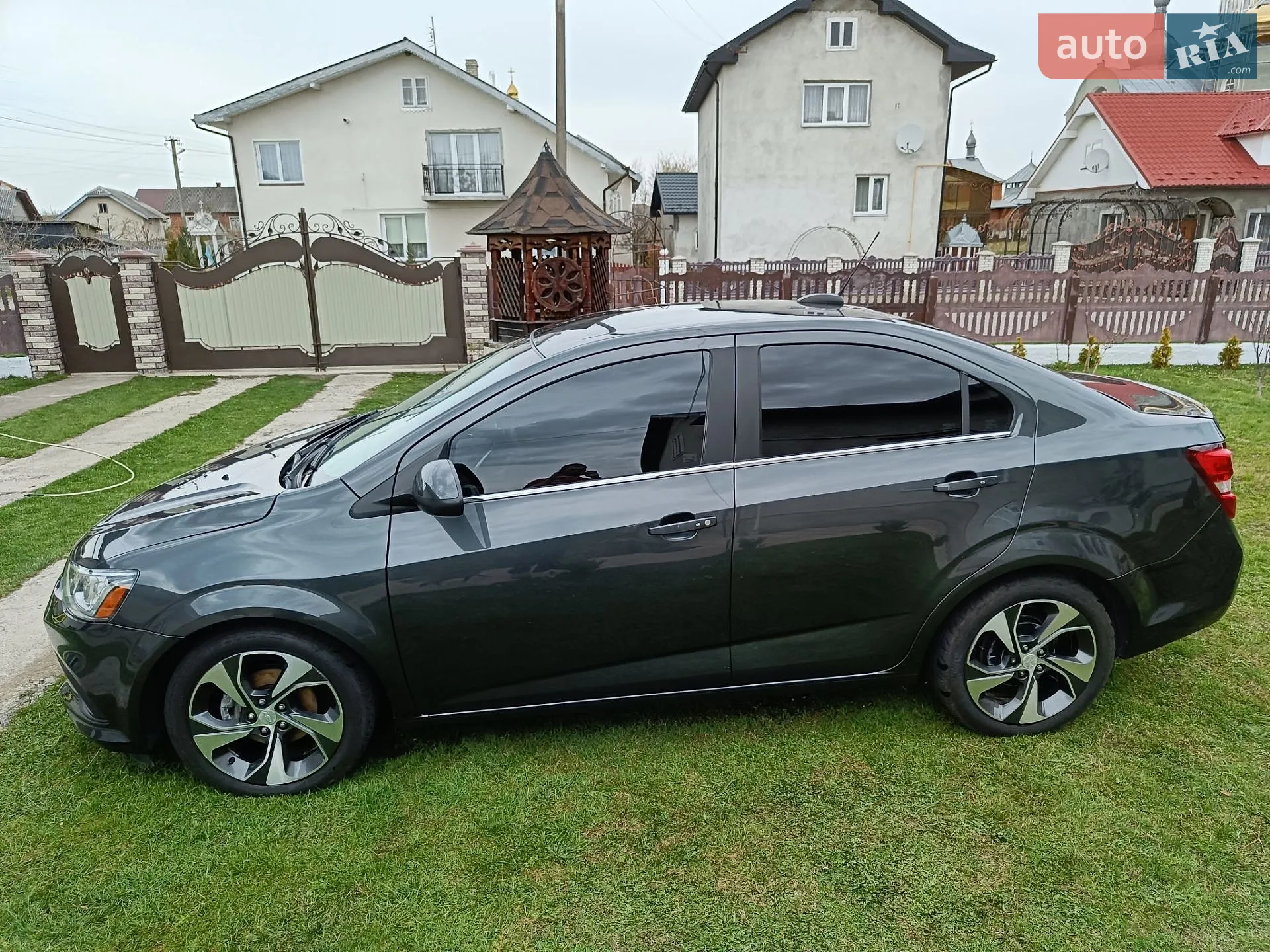 2016 Chevrolet Sonic - мініатюра 2