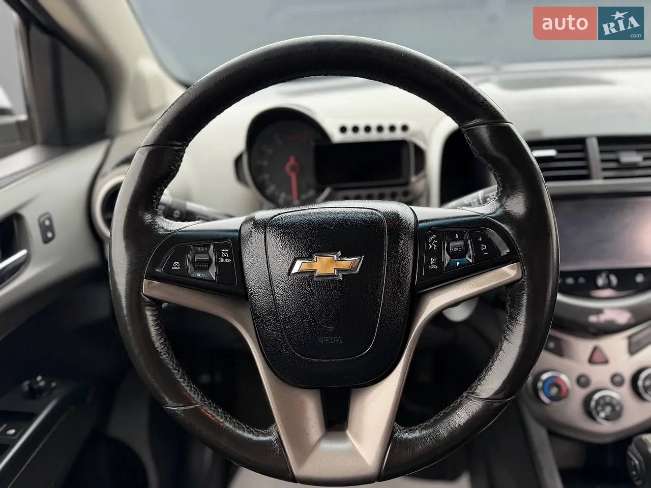 2016 Chevrolet Sonic - мініатюра 21