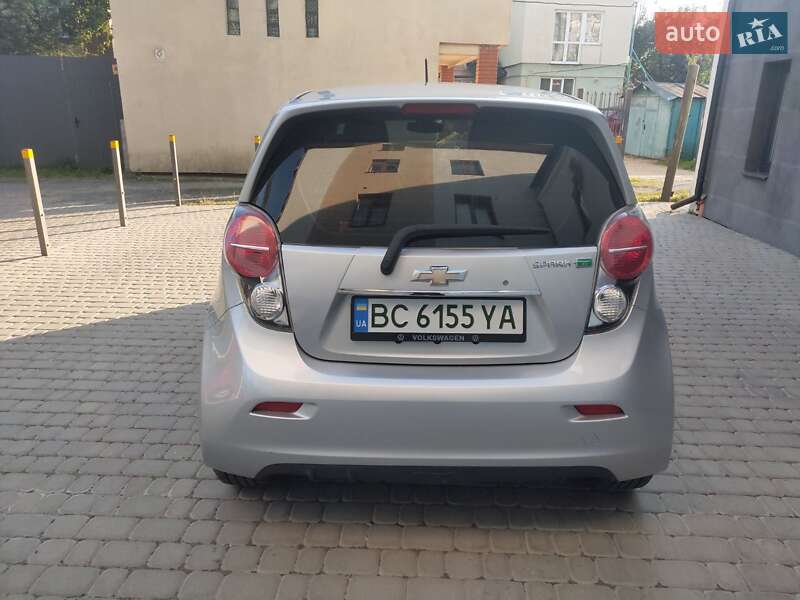 Хетчбек Chevrolet Spark EV 2016 в Львові