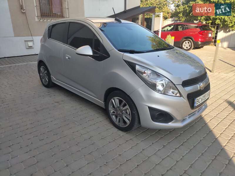 Хетчбек Chevrolet Spark EV 2016 в Львові