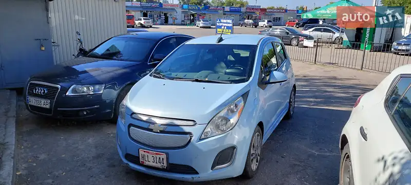 Хэтчбек Chevrolet Spark EV 2015 в 