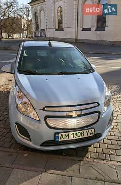 Хэтчбек Chevrolet Spark EV 2016 в 