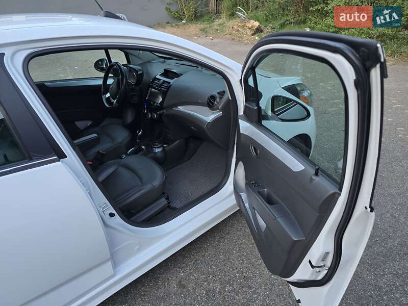 Хэтчбек Chevrolet Spark EV 2016 в Полтаве