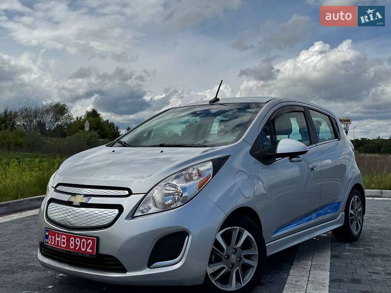 Хэтчбек Chevrolet Spark EV 2015 в 