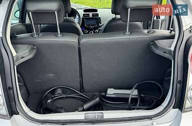 Хэтчбек Chevrolet Spark EV 2015 в 