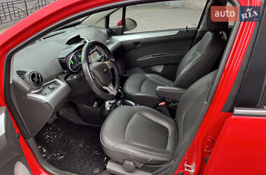 Хэтчбек Chevrolet Spark EV 2016 в 