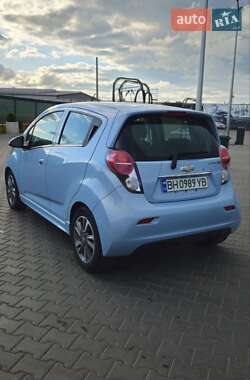 Хэтчбек Chevrolet Spark EV 2015 в 