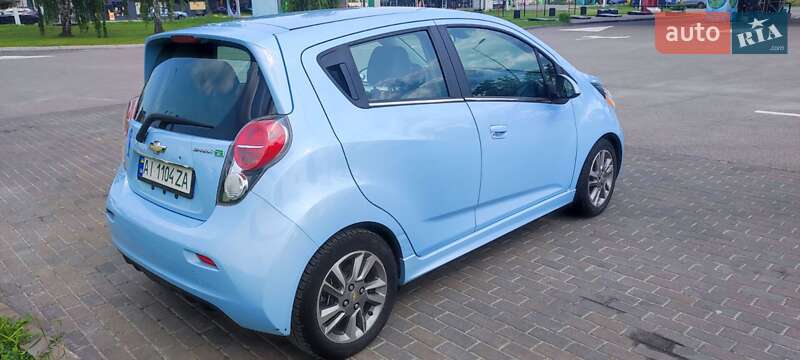 Хетчбек Chevrolet Spark EV 2016 в Вишгороді