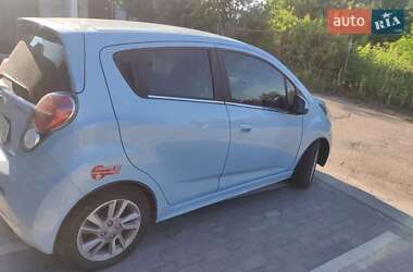 Хэтчбек Chevrolet Spark EV 2014 в 