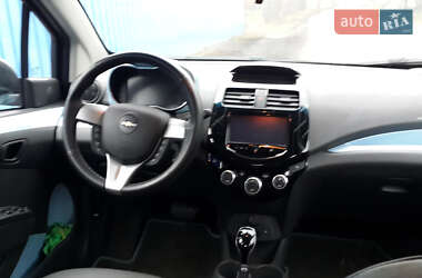 Хэтчбек Chevrolet Spark EV 2015 в 