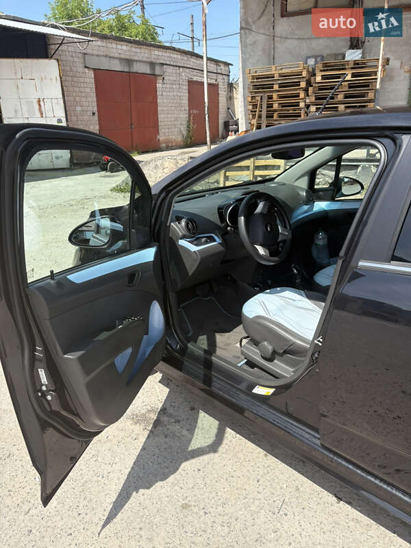 Хэтчбек Chevrolet Spark EV 2015 в Львове