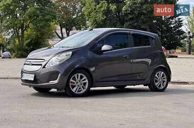 Хетчбек Chevrolet Spark EV 2014 в 