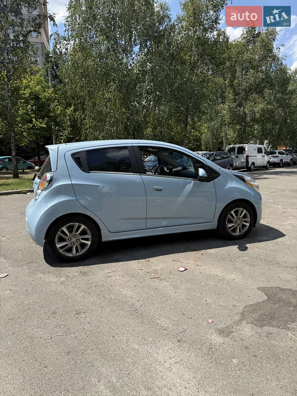 Хетчбек Chevrolet Spark EV 2016 в Києві