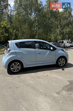 Хетчбек Chevrolet Spark EV 2016 в 