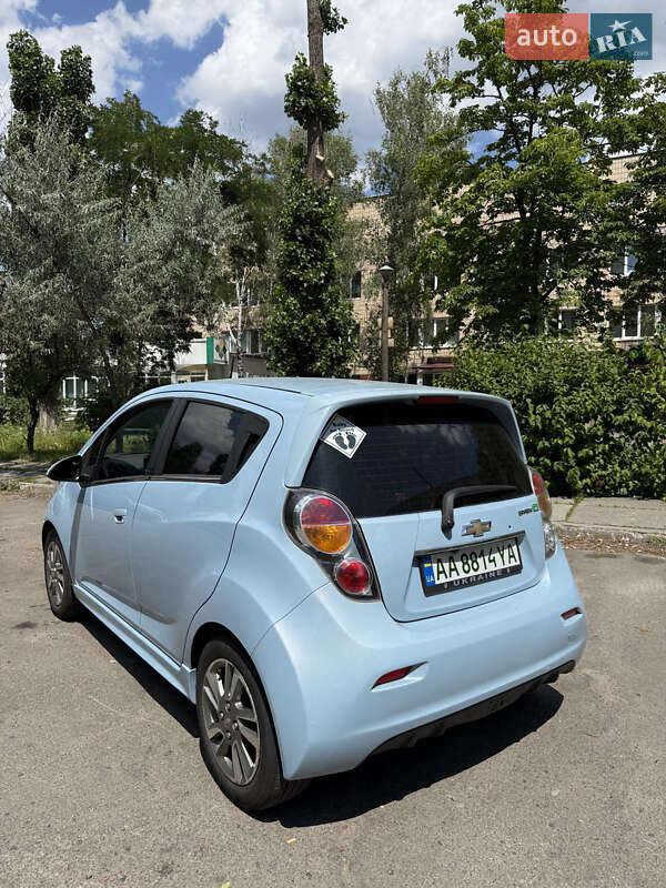 Хетчбек Chevrolet Spark EV 2016 в Києві