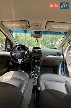Хетчбек Chevrolet Spark EV 2016 в 
