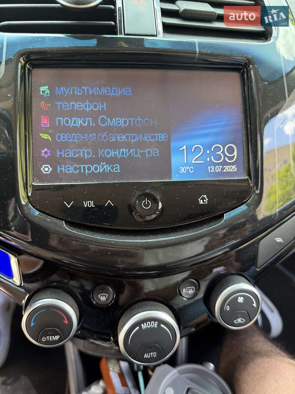 Хетчбек Chevrolet Spark EV 2016 в Києві
