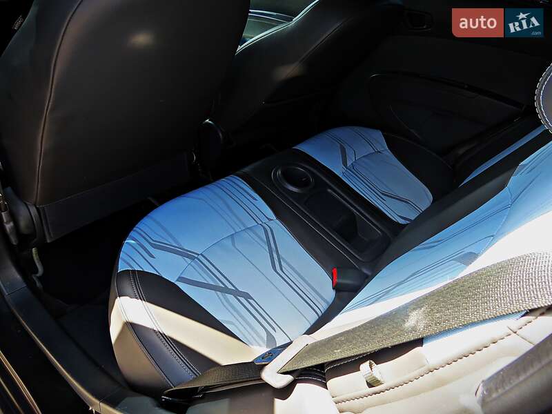 Хэтчбек Chevrolet Spark EV 2013 в Черкассах