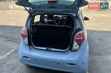 Хетчбек Chevrolet Spark EV 2016 в 