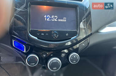 Хетчбек Chevrolet Spark EV 2016 в 