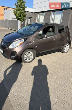 Хетчбек Chevrolet Spark EV 2013 в 