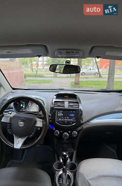 Хетчбек Chevrolet Spark EV 2013 в 