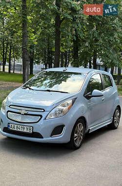 Хетчбек Chevrolet Spark EV 2013 в 