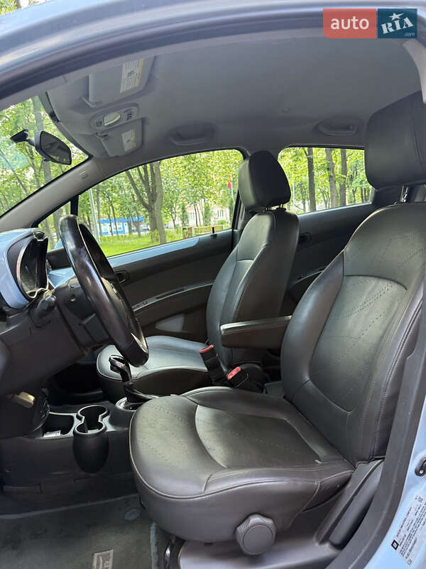 Хэтчбек Chevrolet Spark EV 2013 в Киеве