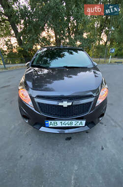 Хетчбек Chevrolet Spark EV 2013 в 