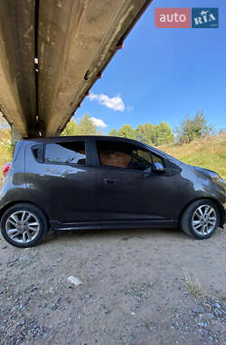 Хетчбек Chevrolet Spark EV 2013 в 
