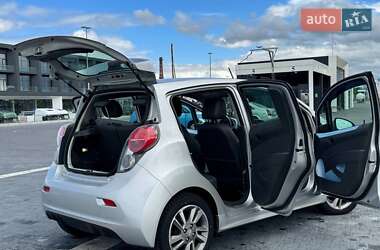 Хетчбек Chevrolet Spark EV 2015 в 