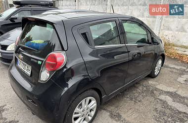 Хэтчбек Chevrolet Spark EV 2016 в 