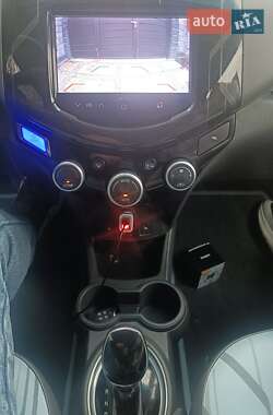 Хэтчбек Chevrolet Spark EV 2016 в 