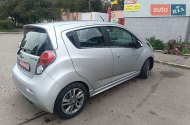 Хэтчбек Chevrolet Spark EV 2016 в 