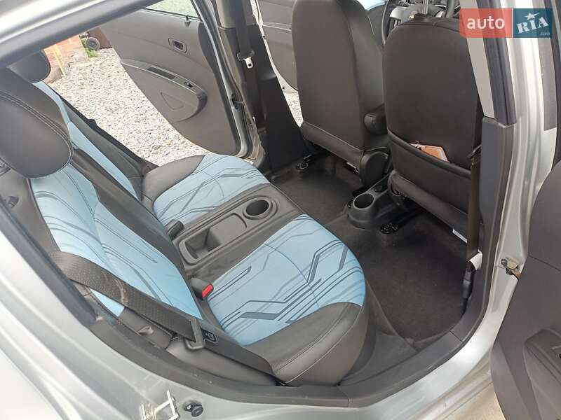 Хетчбек Chevrolet Spark EV 2016 в Рівному