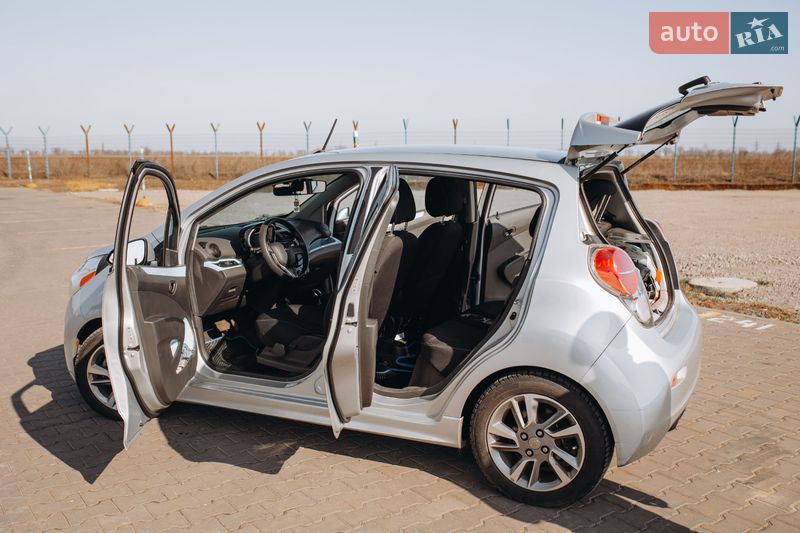 Хэтчбек Chevrolet Spark EV 2016 в Одессе