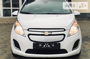 Хэтчбек Chevrolet Spark 2015 в 