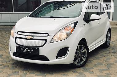 Хэтчбек Chevrolet Spark 2015 в 