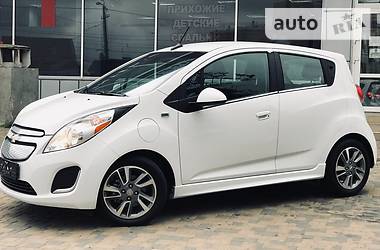 Хэтчбек Chevrolet Spark 2015 в 