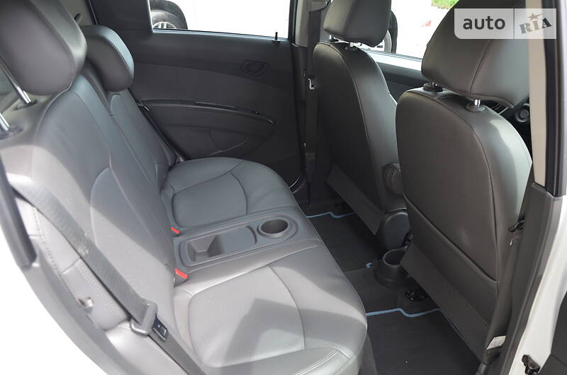 Хетчбек Chevrolet Spark 2015 в Харкові