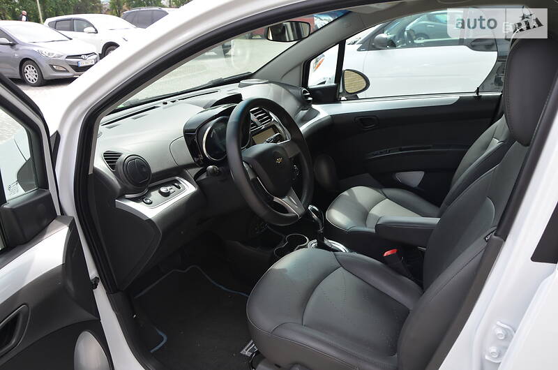 Хетчбек Chevrolet Spark 2015 в Харкові