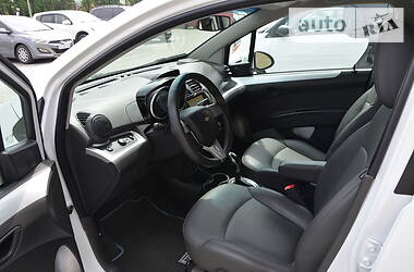 Хетчбек Chevrolet Spark 2015 в 