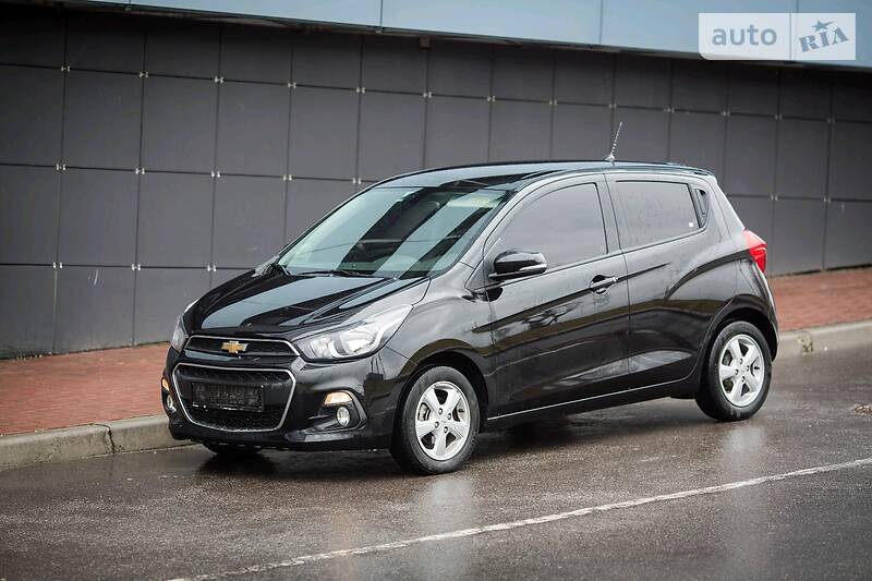 Хэтчбек Chevrolet Spark 2017 в 