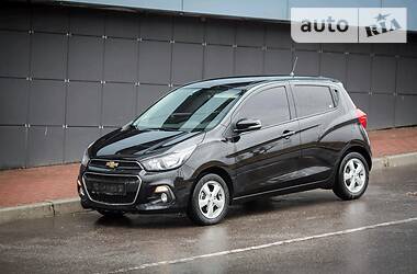 Хэтчбек Chevrolet Spark 2017 в 