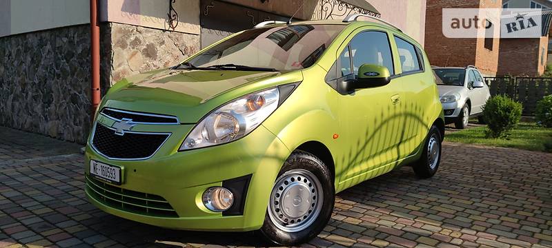 Хетчбек Chevrolet Spark 2010 в Львові