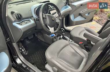Хетчбек Chevrolet Spark 2014 в 