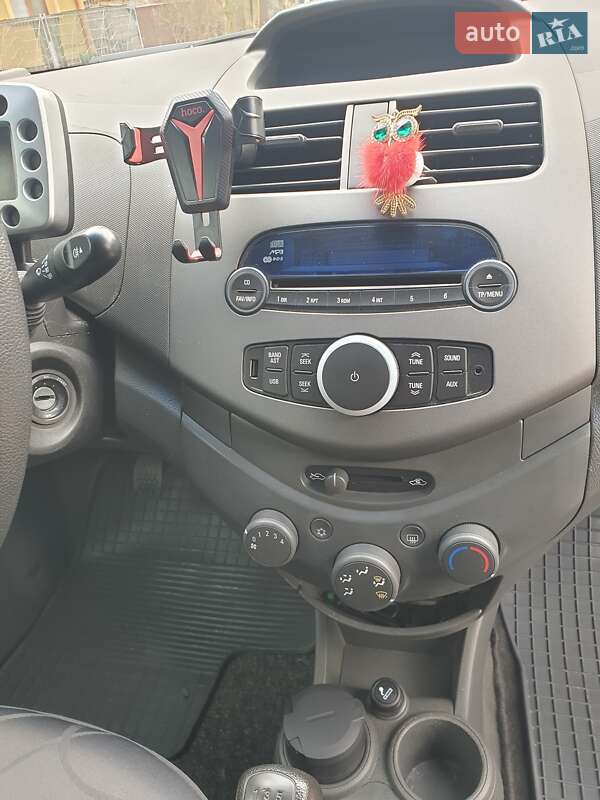 Хэтчбек Chevrolet Spark 2011 в Луцке