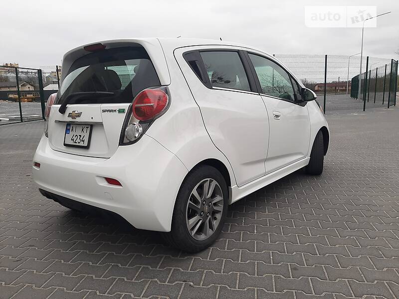 Хэтчбек Chevrolet Spark 2016 в Василькове