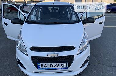 Хетчбек Chevrolet Spark 2014 в Києві