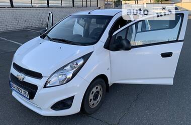 Хетчбек Chevrolet Spark 2014 в Києві